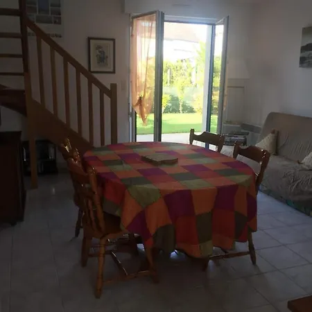 Voltaire بيت للعطل